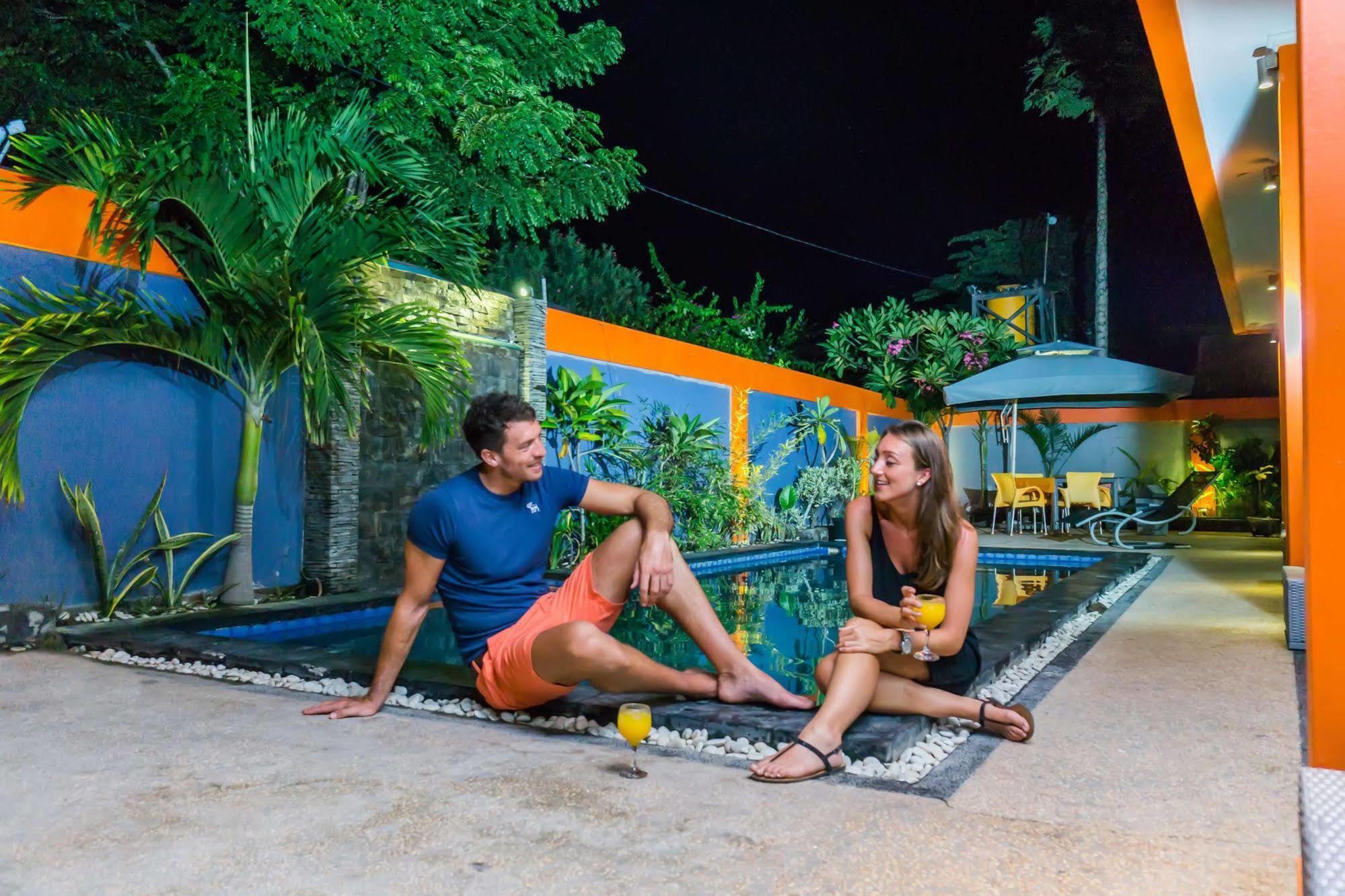 Tropica Gili Total Body Fit - Free Access Gym And Coworking Space Gili Trawangan Exterior foto